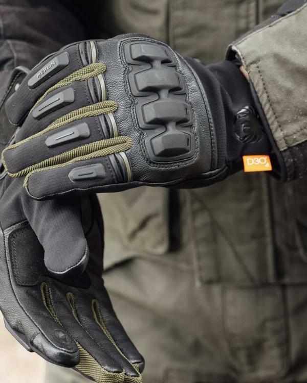 Merlin - Jura Hydro Glove - Black/Dark Green
